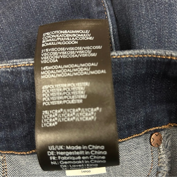 NWT Liverpool Janet pull on blue Bermuda denim shorts - Picture 5 of 6